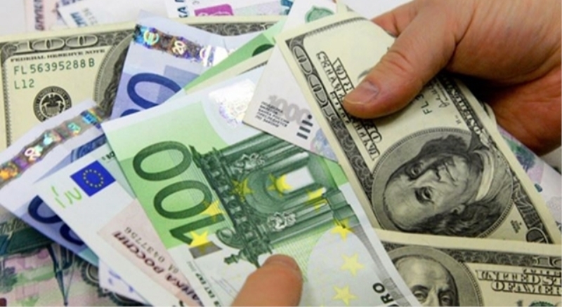 Dolar ve euro tarihi zirveye ulaştı