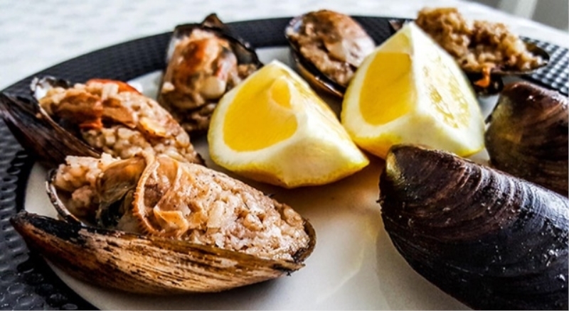 Midye yemek, pil yemek gibi