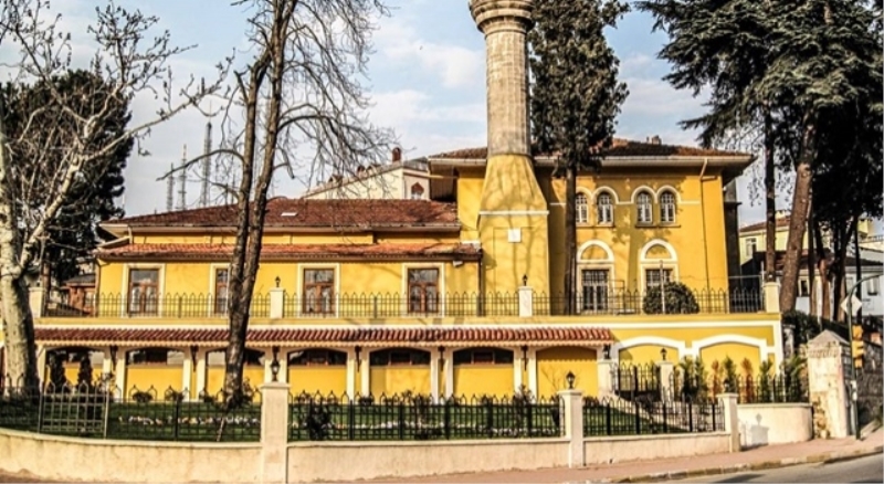259 yıllık güneş saati badana boyasıyla kapatıldı