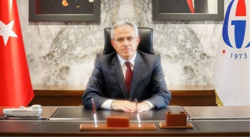 Rektör Özaydın kendini dekan olarak atadı