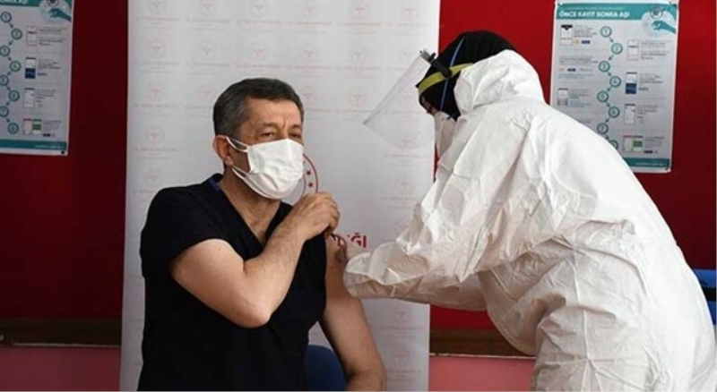 Öğretmenlere aşılama başladı