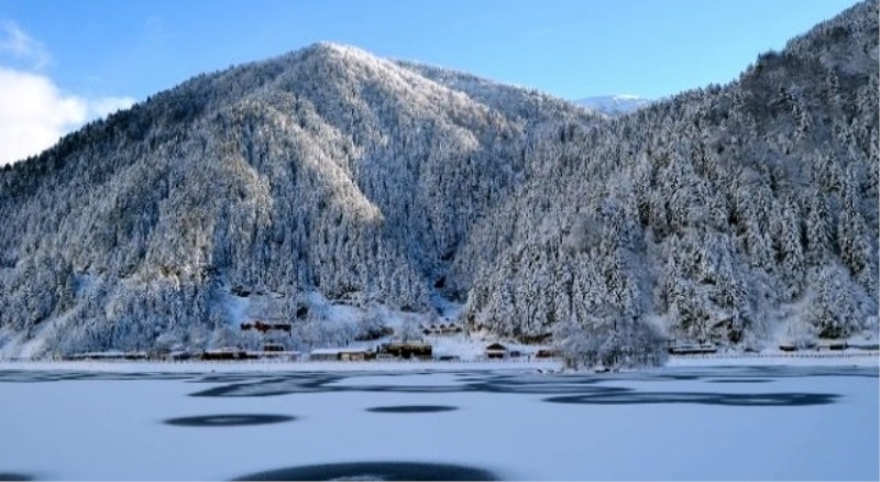 Uzungöl buz tuttu