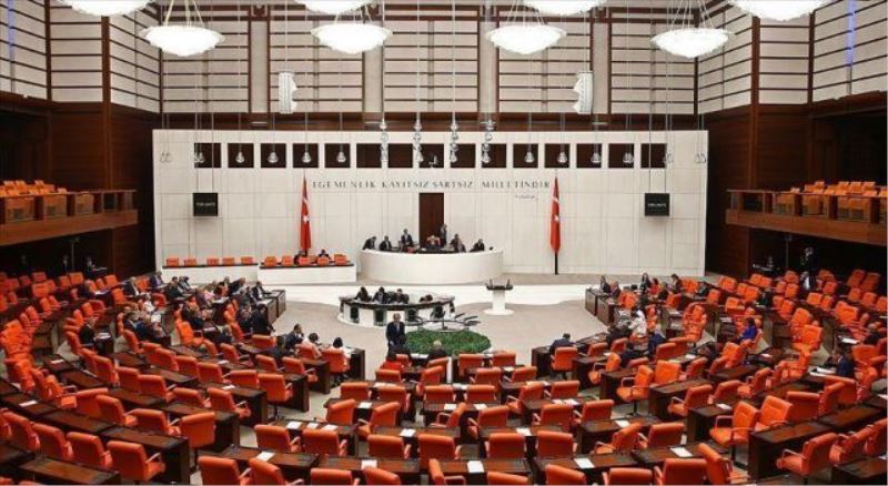 Çift maaş yasağı AKP ve MHP oylarıyla reddedildi