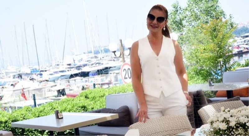 Ebru Çarıkçılar