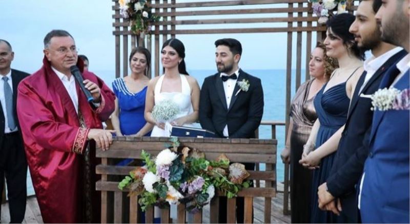 Aşkar Kaya ailesinin mutluluğuna ortak oldu