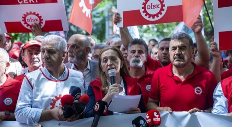 İktidarın maşası olmayın, ekmeğimizle oynamayın