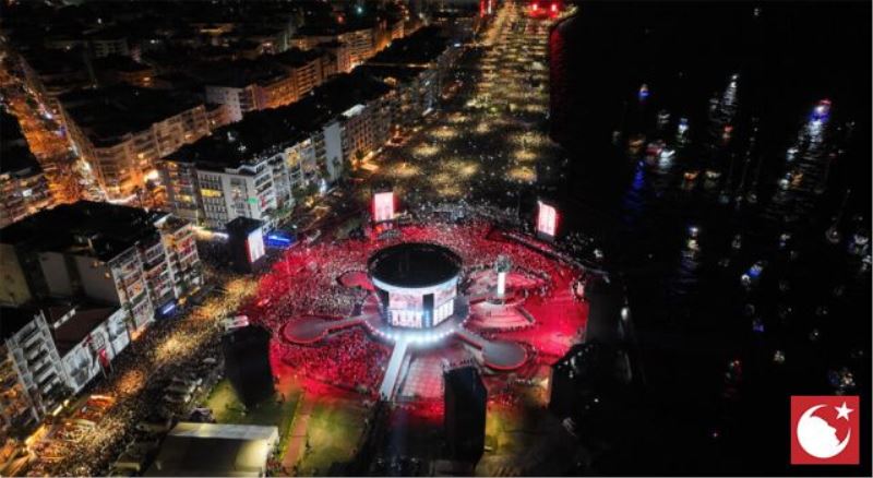 Gündoğdu Meydanı tıklım tıklım doldu