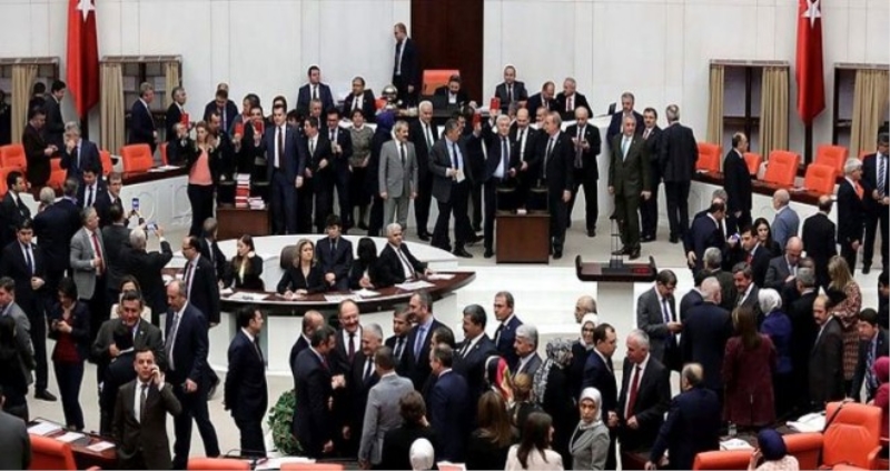 Anayasa değişiklik teklifinin referandum tarihi belli oldu